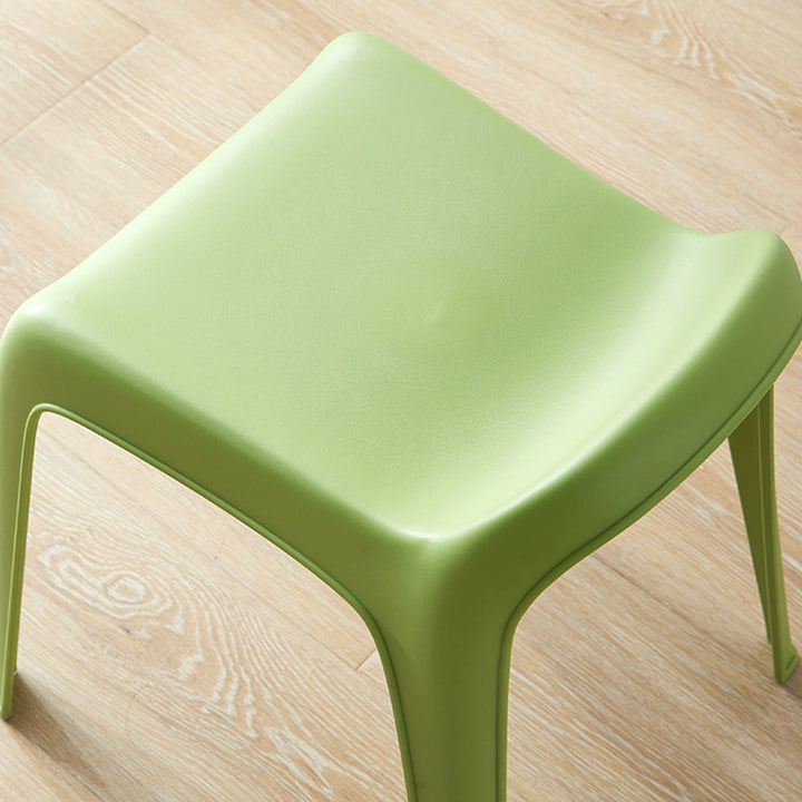 Chaise en plastique courbée carrée minimaliste moderne pour salon 