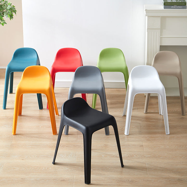 Chaise en plastique courbée carrée minimaliste moderne pour salon 