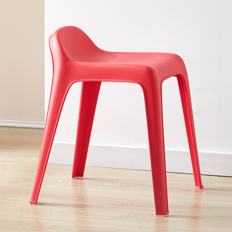 Chaise en plastique courbée carrée minimaliste moderne pour salon 