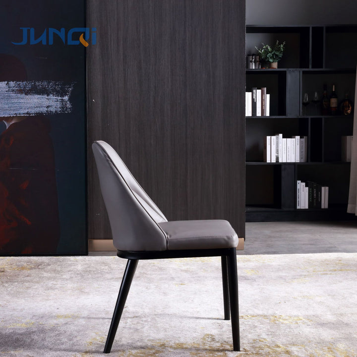 Chaise de salle à manger contemporaine scandinave trapézoïdale carrée à dossier incurvé en similicuir et métal, sans accoudoirs, pour salle à manger 
