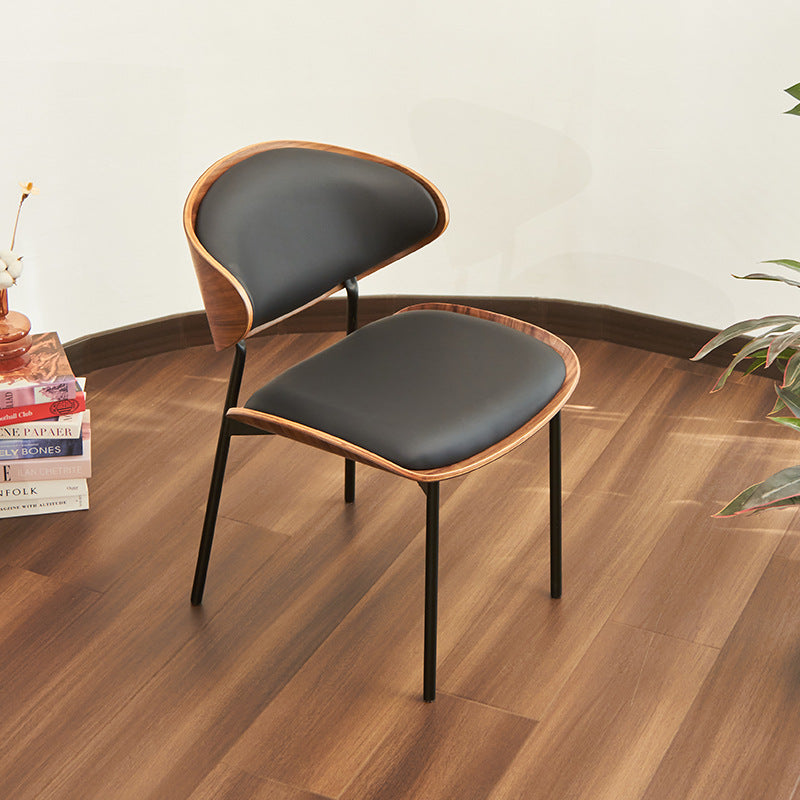 Moderna silla de comedor sin brazos con respaldo de metal y cuero de microfibra cuadrado curvado de lujo para el comedor 
