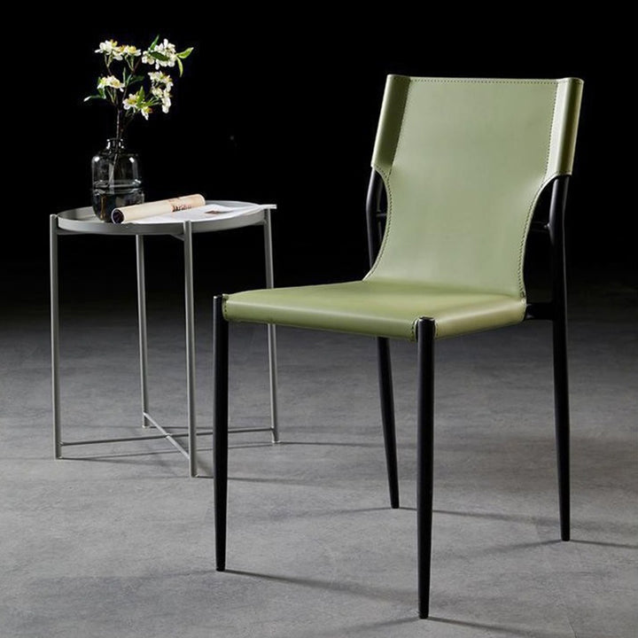 Chaise de salle à manger contemporaine scandinave en cuir rigide carré en cuir synthétique acier au carbone métal dossier pour salle à manger 