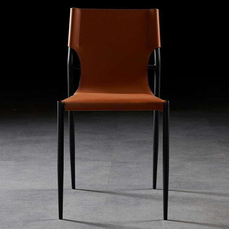 Chaise de salle à manger contemporaine scandinave en cuir rigide carré en cuir synthétique acier au carbone métal dossier pour salle à manger 