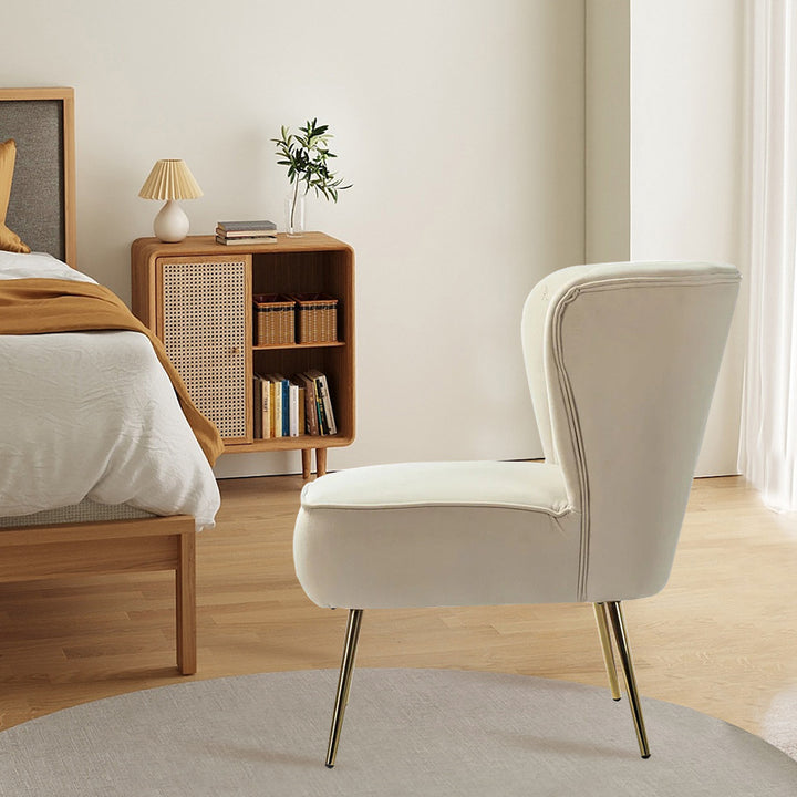 Chaise d'appoint sans accoudoirs pour salon en bois et métal avec dossier carré en velours à plis courbes moderne et luxueux 