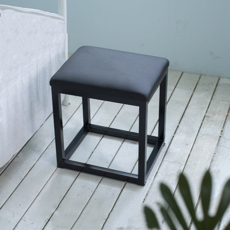 Taburete de tocador cuadrado rectangular sin respaldo de cuero minimalista moderno de hierro y esponja para dormitorio 