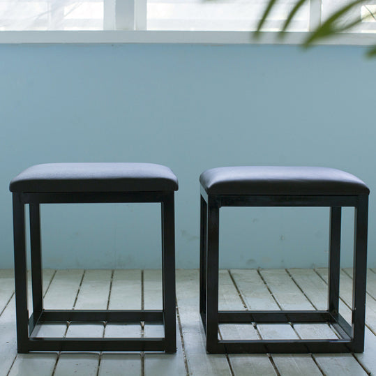 Taburete de tocador cuadrado rectangular sin respaldo de cuero minimalista moderno de hierro y esponja para dormitorio 