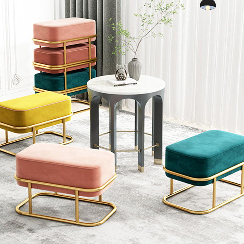 Tabouret de pied elliptique rectangulaire rond en éponge de fer avec tissu en velours scandinave contemporain sans dossier pour entrée 