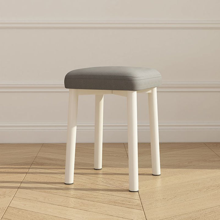 Zeitgenössischer skandinavischer Stoff PU Leder Eisen Latex quadratischer Hocker stapelbar für das Wohnzimmer 