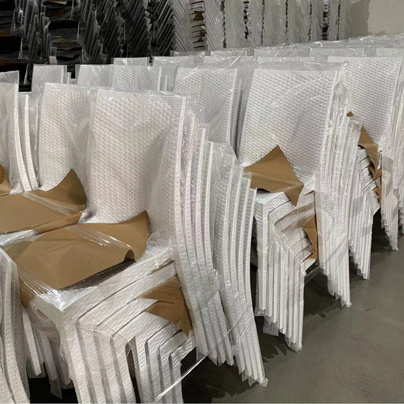Chaise de salle à manger carrée en plastique tissé minimaliste moderne avec dossier empilable pour salle à manger 