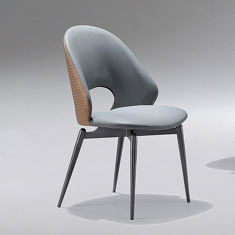 Chaise de salle à manger avec dossier en cuir tissé minimaliste moderne en acier au carbone, éponge carrée elliptique évidée pour salle à manger 