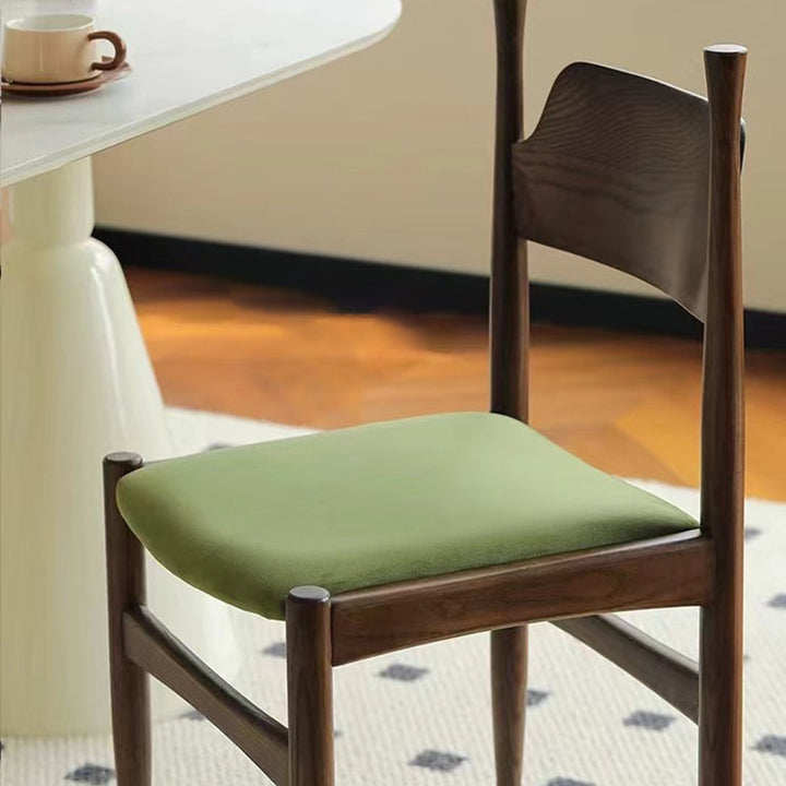Respaldo de silla de comedor de cuerno de vaca cuadrado de esponja de terciopelo de madera de caucho francesa tradicional para comedor 