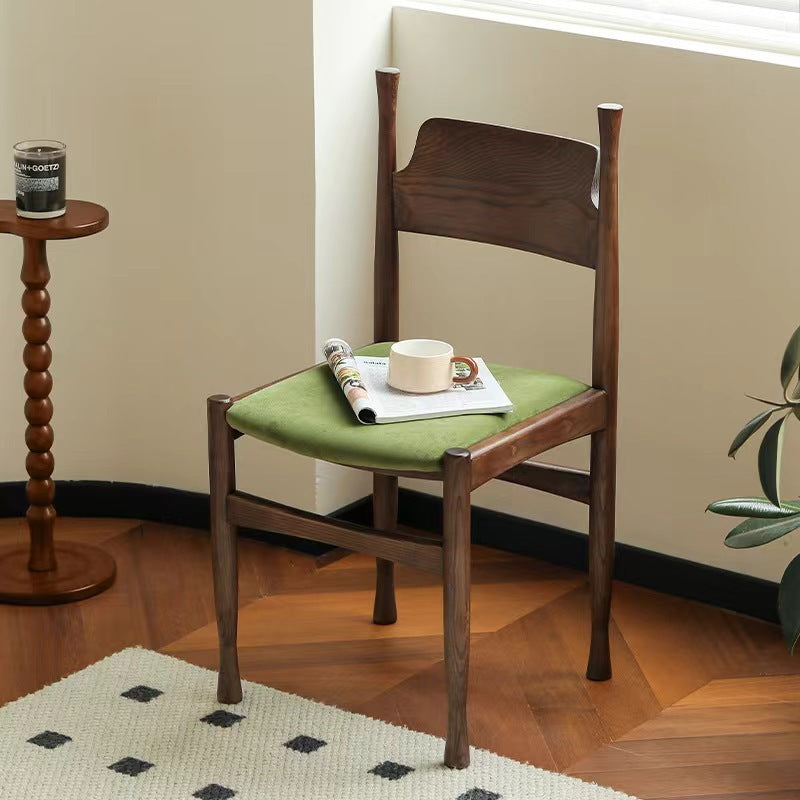 Respaldo de silla de comedor de cuerno de vaca cuadrado de esponja de terciopelo de madera de caucho francesa tradicional para comedor 