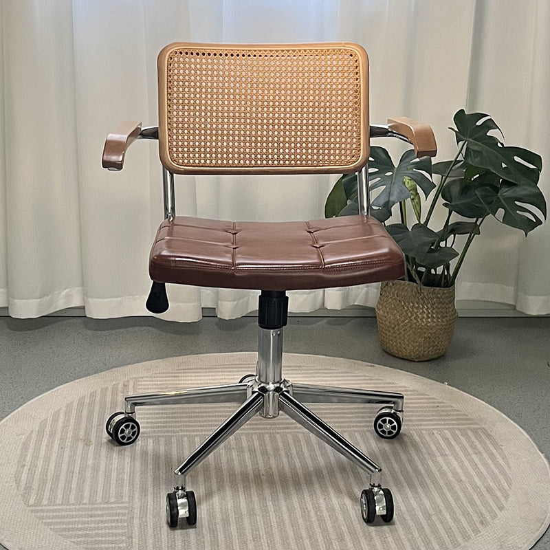 Zeitgenössischer Retro-Webstuhl Rattan PU Stahllegierung Hebbarer quadratischer Schreibtischstuhl Rückenlehne für Home Office 