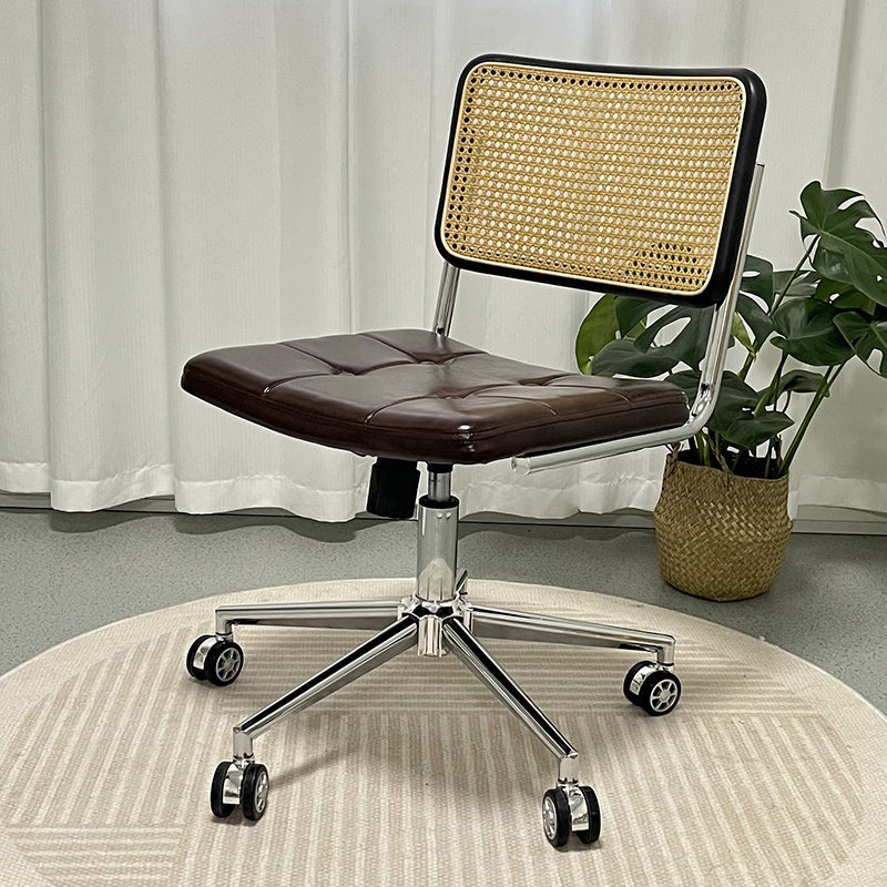 Zeitgenössischer Retro-Webstuhl Rattan PU Stahllegierung Hebbarer quadratischer Schreibtischstuhl Rückenlehne für Home Office 