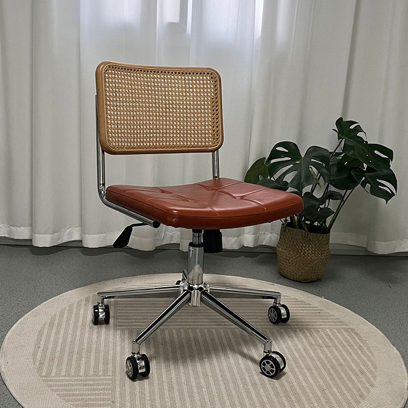 Zeitgenössischer Retro-Webstuhl Rattan PU Stahllegierung Hebbarer quadratischer Schreibtischstuhl Rückenlehne für Home Office 