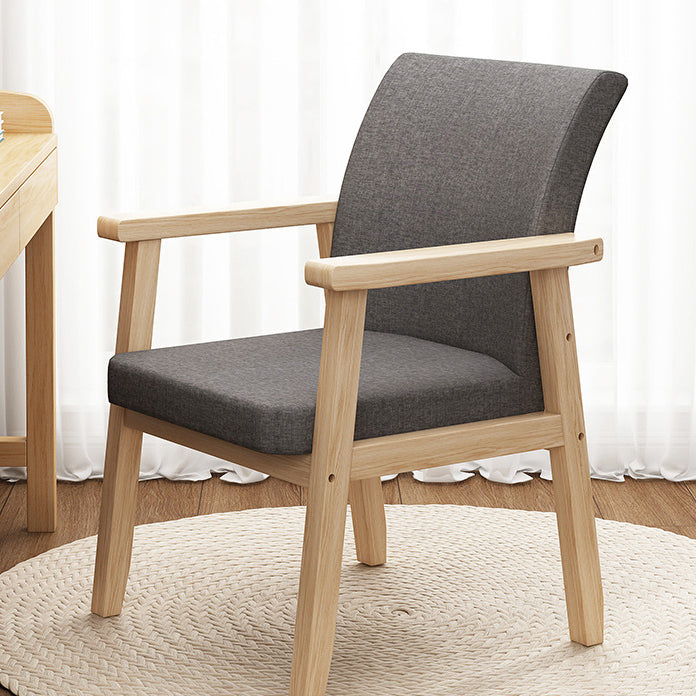 Chaise de bureau carrée contemporaine en bois de caoutchouc nordique avec tissu et éponge avec dossier et accoudoirs pour étude 