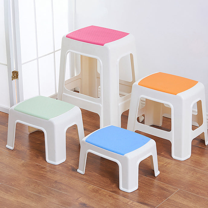 Taburete bajo rectangular minimalista moderno de plástico PE para sala de estar 