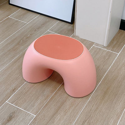 Moderner minimalistischer Kinderhocker in Regenbogenform aus PP-Kunststoff für das Wohnzimmer 