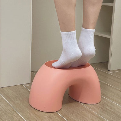 Moderner minimalistischer Kinderhocker in Regenbogenform aus PP-Kunststoff für das Wohnzimmer 
