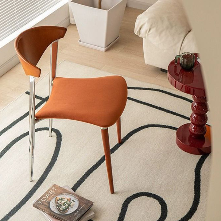 Zeitgenössischer skandinavischer quadratischer gebogener Bogen Samt Eisen Holz Esszimmerstuhl Rückenlehne ohne Armlehnen für Esszimmer 