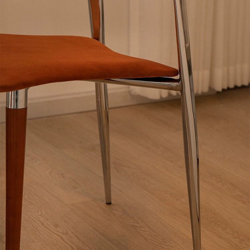 Zeitgenössischer skandinavischer quadratischer gebogener Bogen Samt Eisen Holz Esszimmerstuhl Rückenlehne ohne Armlehnen für Esszimmer 