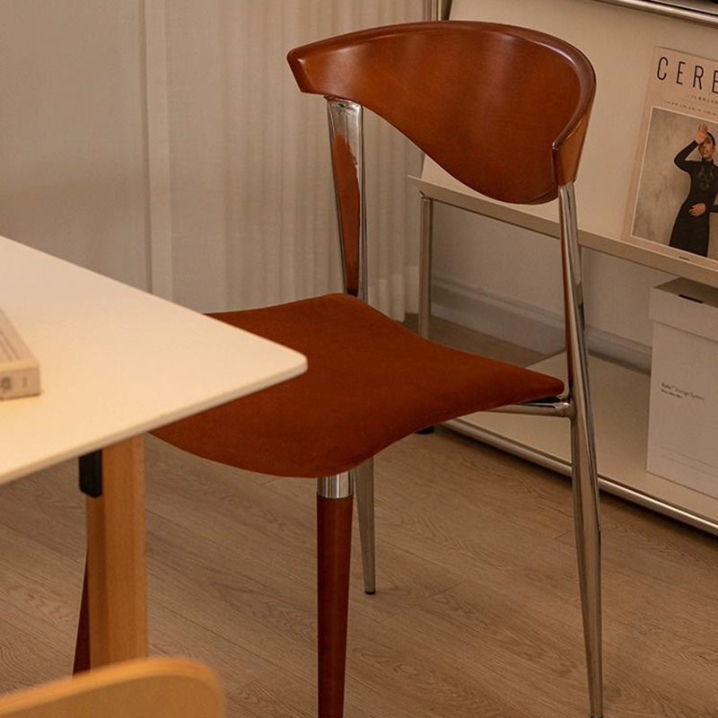 Zeitgenössischer skandinavischer quadratischer gebogener Bogen Samt Eisen Holz Esszimmerstuhl Rückenlehne ohne Armlehnen für Esszimmer 