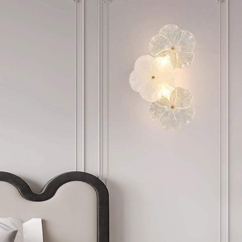Modern Luxury Iron Glass Petal-Shaped 2/4-Light Wall Sconce Lamp For Living Room