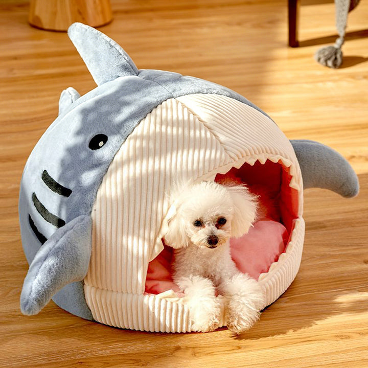 Contemporary Creative Velvet Foam Sponge Polyester Wadding Shark-Shaped Cozy Enclosed Decorative Cat Bed For Living Room