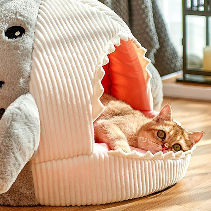 Contemporary Creative Velvet Foam Sponge Polyester Wadding Shark-Shaped Cozy Enclosed Decorative Cat Bed For Living Room
