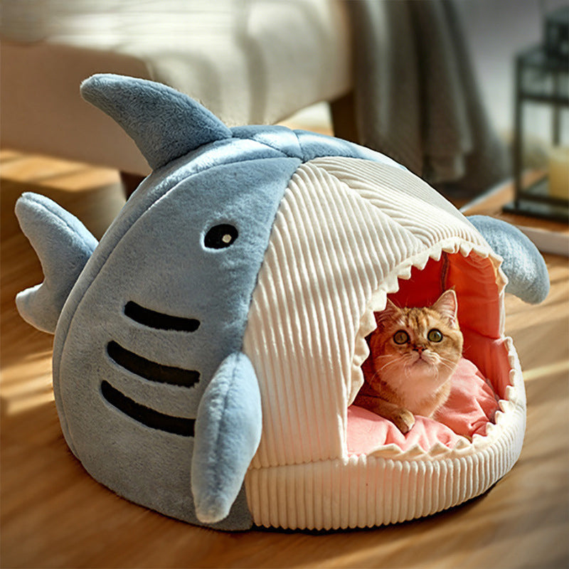 Contemporary Creative Velvet Foam Sponge Polyester Wadding Shark-Shaped Cozy Enclosed Decorative Cat Bed For Living Room