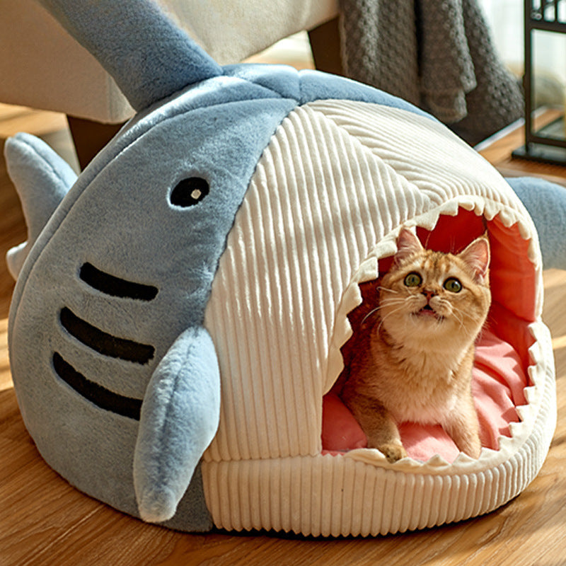 Contemporary Creative Velvet Foam Sponge Polyester Wadding Shark-Shaped Cozy Enclosed Decorative Cat Bed For Living Room