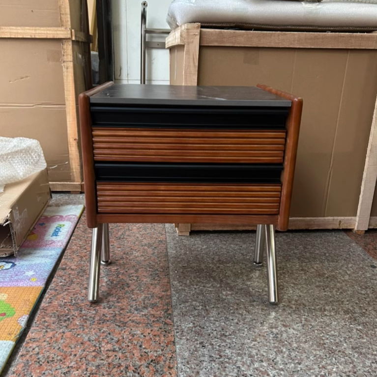 Zeitgenössischer nordischer Felsenplatte, Kiefer, Buchsbaum &amp; Edelstahl quadratischer Nachttisch mit 2 Schubladen für Schlafzimmer &amp; Wohnzimmer 