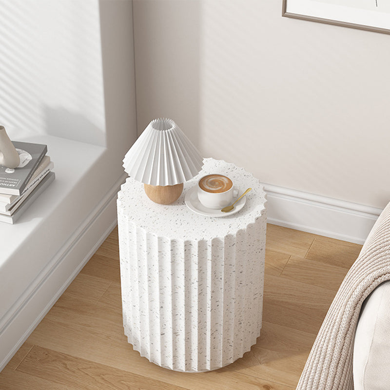 Zeitgenössischer nordischer zylindrischer Beistelltisch aus Magnesiumoxid für Schlafzimmer & Wohnzimmer 