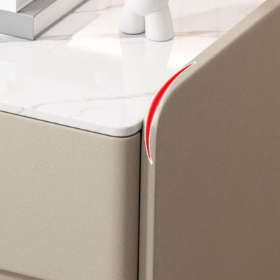 Moderner minimalistischer Nachttisch aus Steinfurnier, Holz und Mikrofaserleder mit 3 Schubladen für Schlafzimmer und Wohnzimmer 