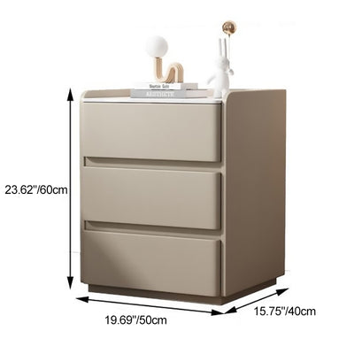 Moderner minimalistischer Nachttisch aus Steinfurnier, Holz und Mikrofaserleder mit 3 Schubladen für Schlafzimmer und Wohnzimmer 