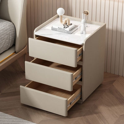 Moderner minimalistischer Nachttisch aus Steinfurnier, Holz und Mikrofaserleder mit 3 Schubladen für Schlafzimmer und Wohnzimmer 