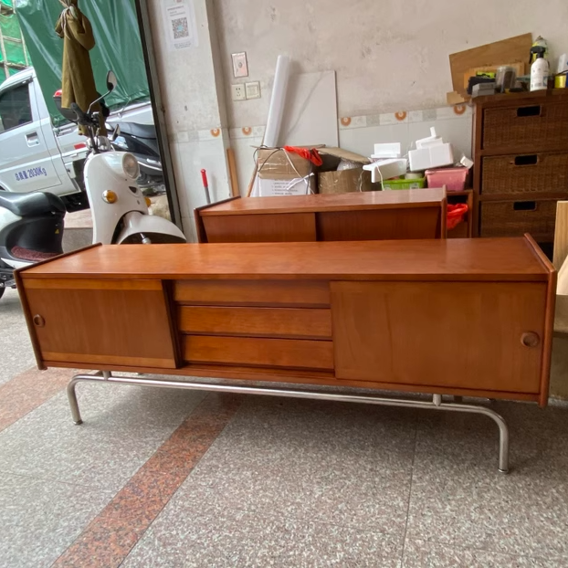 Traditional Vintage Wood & Stainless Steel Rectangular TV Stand With 3-Drawer For Living Room & Bedroom