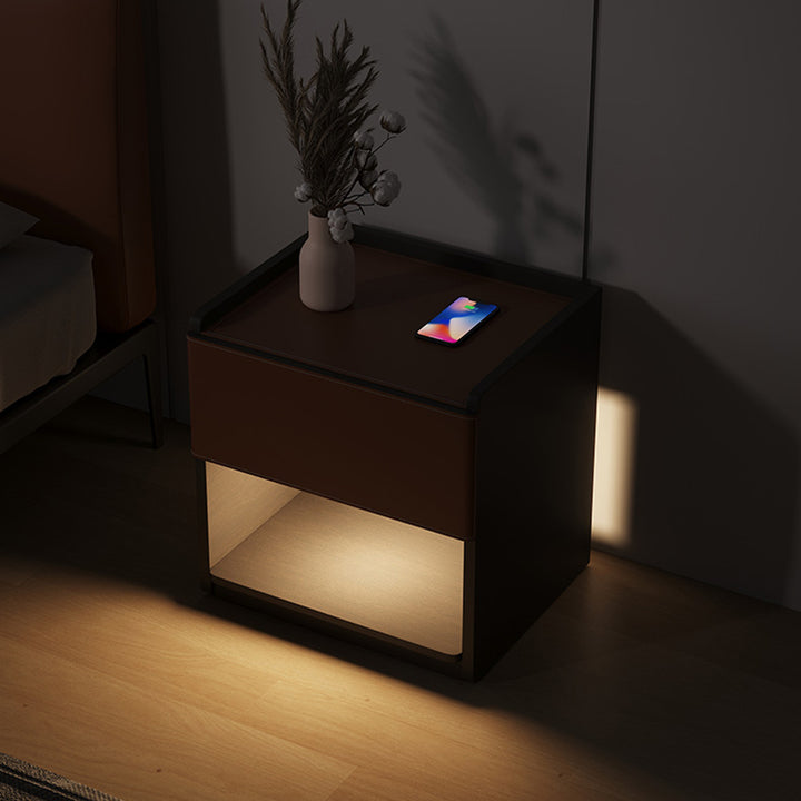 Moderner minimalistischer Nachttisch aus Kunstsattelleder und Planken mit kabellosem Laden und 1 Schublade für das Schlafzimmer 