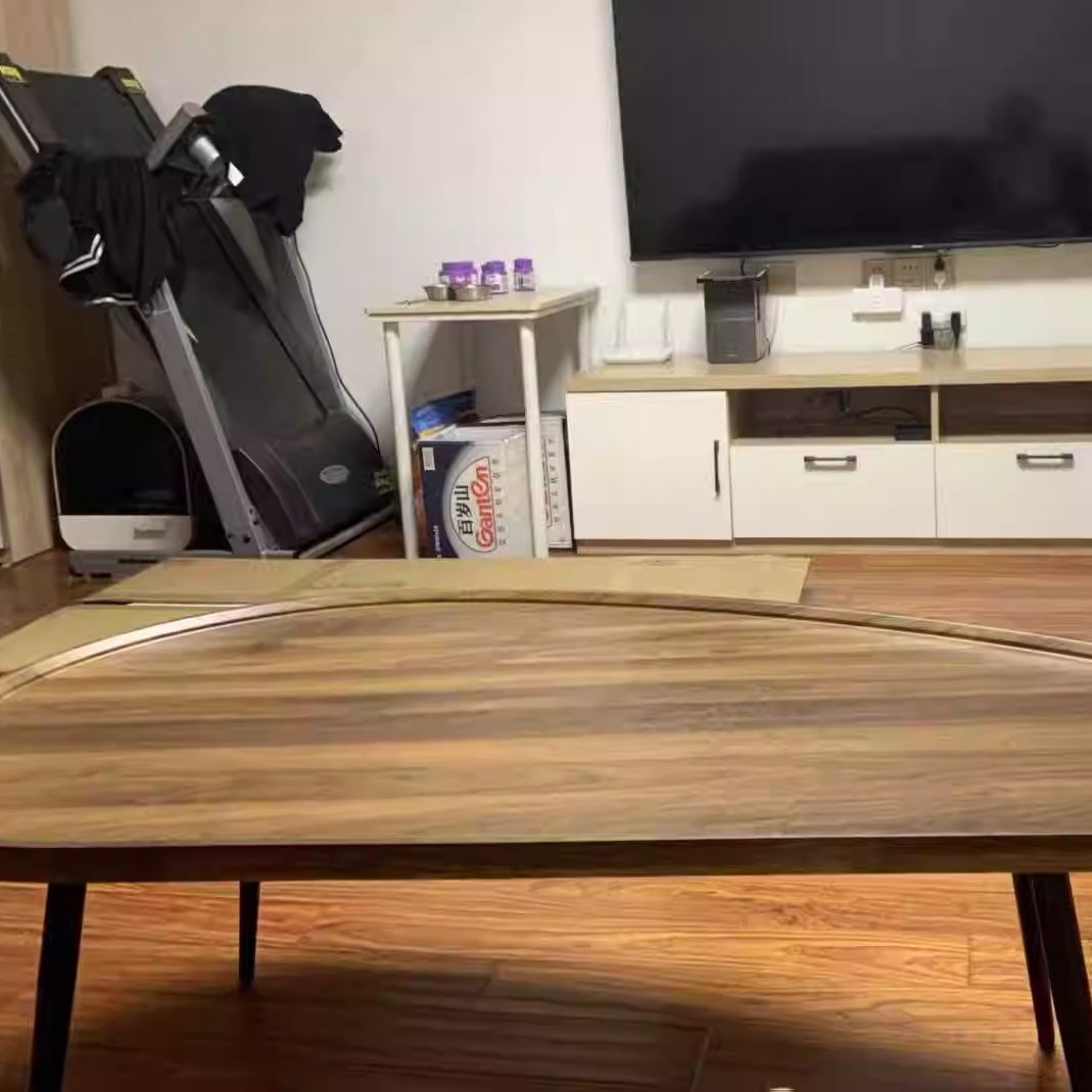 Moderner minimalistischer MDF- &amp; Eisen-Kaffeetisch in Mangofruchtform für Schlafzimmer &amp; Wohnzimmer 