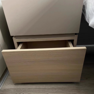 Moderna mesita de noche rectangular minimalista de roble con 2 cajones y cerradura inteligente para dormitorio y sala de estar 