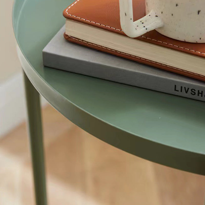 Moderner minimalistischer runder Beistelltisch aus Eisen für Schlafzimmer & Wohnzimmer 