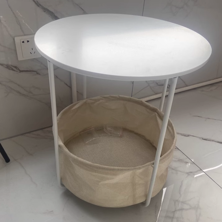 Moderner minimalistischer runder Beistelltisch aus Metall mit Stoffkorb-Aufbewahrung, 2-stufig für Schlafzimmer & Wohnzimmer 