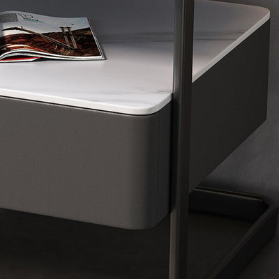 Mesita de noche rectangular moderna minimalista de losa de roca, vidrio, cuero PU, madera y acero al carbono con 1 cajón para dormitorio y sala de estar 