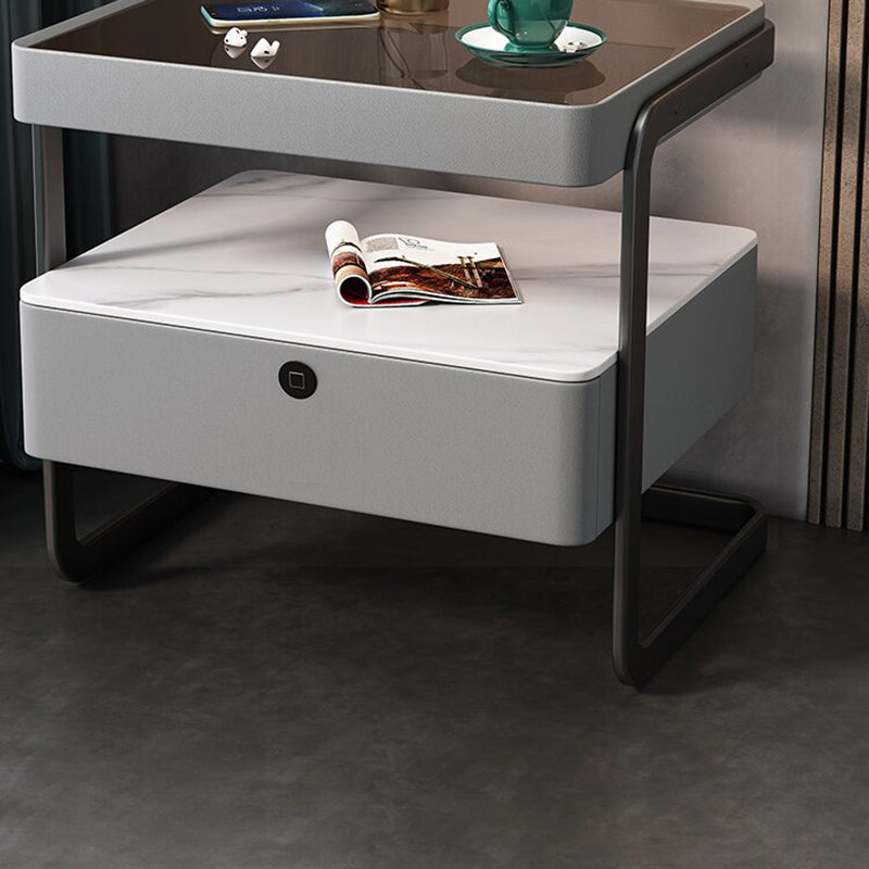 Mesita de noche rectangular moderna minimalista de losa de roca, vidrio, cuero PU, madera y acero al carbono con 1 cajón para dormitorio y sala de estar 