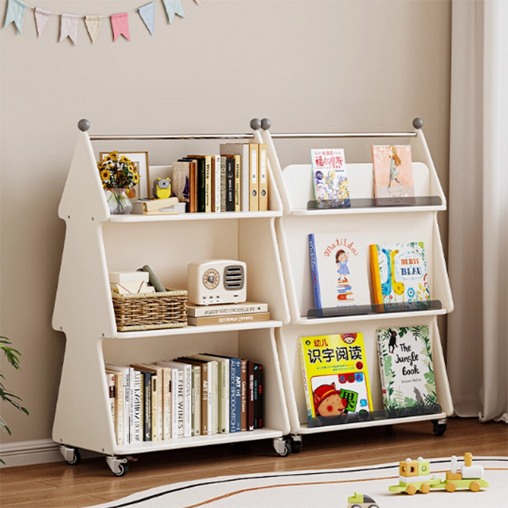 Zeitgenössischer kreativer Weihnachtsbaum aus Massivholzspanplatten, Acryl und Eisen, bewegliches Kinder-Bücherregal mit 3 Ebenen für das Studium 