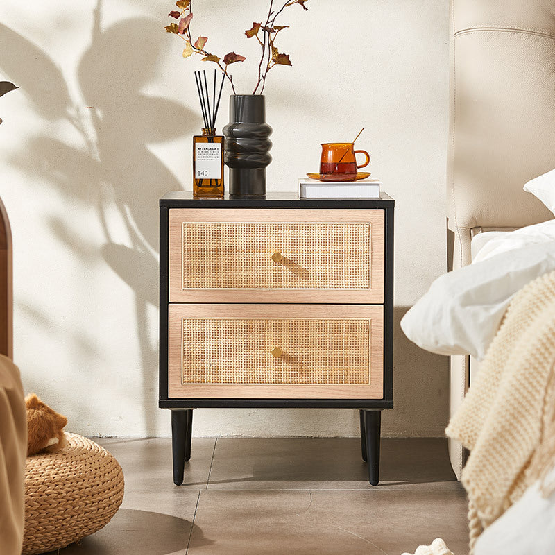 Traditioneller japanischer rechteckiger MDF-Rattan-Webnachtisch mit 2 Schubladen für das Schlafzimmer 
