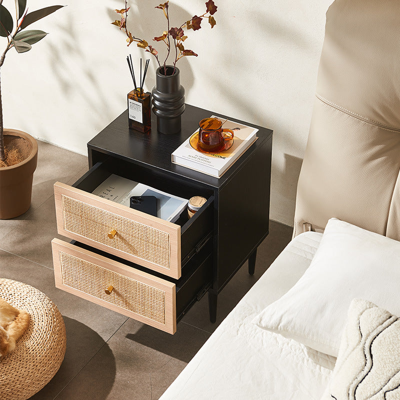 Traditioneller japanischer rechteckiger MDF-Rattan-Webnachtisch mit 2 Schubladen für das Schlafzimmer 