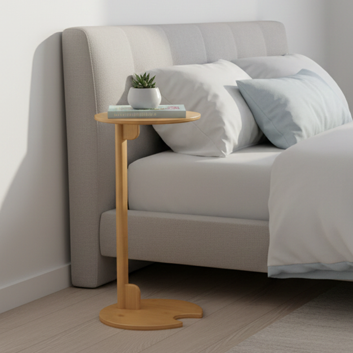 Moderner minimalistischer Halbmondform-Bambus-verstellbarer Beistelltisch 1-stufig für Wohnzimmer & Schlafzimmer 