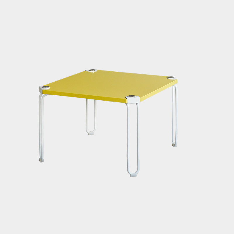 Table basse contemporaine industrielle carrée en MDF et alliage d’acier, robuste et résistante aux taches, à 1 niveau, pour salon 
