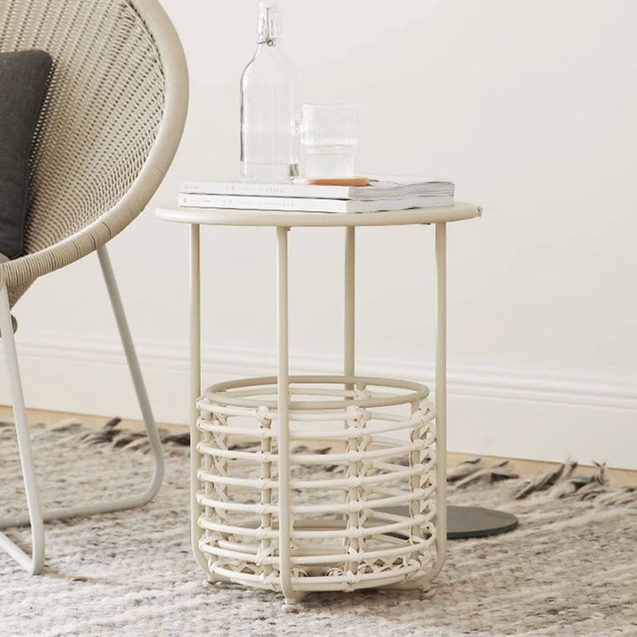 Table d'appoint contemporaine industrielle cylindrique en acier au carbone avec tressage en rotin PE, légère, 1 panier, pour salon 